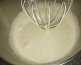 Foto del paso 3 de la receta: Bizcochuelo de vainilla con chips de chocolate