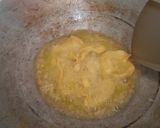 Foto langkah ke 3 dari resep Kulit ayam goreng tepung.