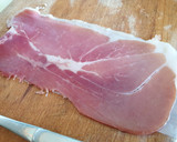 Foto del paso 1 de la receta: Rollitos de Jamón serrano con melón, mascarpone y cereza negra
