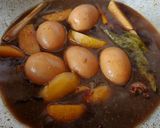 Foto langkah ke 5 dari resep Semur Telur Betawi.