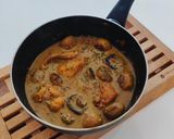 Une image de l'étape 4 de Poulet au curry.
