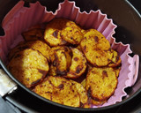 Foto del paso 2 de la receta: Pollo en salsa de mandarina con papas al pimentón en airfryer
