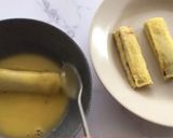 Foto langkah ke 5 dari resep Strawberry Chocolate French Toast Roll.