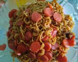 Foto langkah ke 1 dari resep Mie Goreng Sosis.