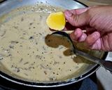 Foto langkah ke 5 dari resep Creamy Mushroom Sauce🍄‍🟫🍕🥩🥗🍝😋.