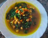 Foto del paso 5 de la receta: Sopa de espinacas y garbanzos con cúrcuma