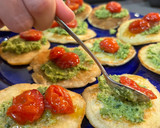 Foto del paso 5 de la receta: Blinis con pesto de brócoli y Tomates asados