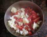 A picture of step 2 of Carrot and Cauliflower pickle.