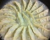 A picture of step 5 of ☆Delicious Gyoza☆.