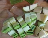 Foto del paso 2 de la receta: Jugo de aloe vera, pepino y manzana enriquecido con agua de Mar