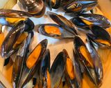 Foto del paso 1 de la receta: Ensalada fresca de mejillones con vinagreta de limón y chile