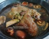 รูปขั้นตอนการทำที่ 2 ของ ขาหมูตุ๋นเห็ดหอมลำใยแห้ง