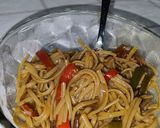 Foto del paso 7 de la receta: Fideos salteados con verduras y salsa de soja. Fácil y rápido