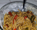 Foto del paso 7 de la receta: Fideos salteados con verduras y salsa de soja. Fácil y rápido