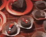 Foto del paso 6 de la receta: Bombones de chocolate rellenos con dulce de leche con galletas
