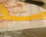 Foto del paso 2 de la receta: Aros de cebolla con panceta y cheddar