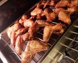 صورة لخطوة 5 من وصفة جوانح الدجاج بالعسل والسمسم ، خطوات بالصور 🍗🍯
