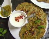 A picture of step 4 of Spinach Thalipeeth.
