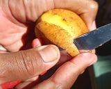 Foto langkah ke 2 dari resep Kentang Goreng Bawang.