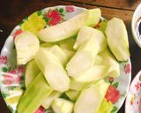 Hình bước làm 1 của món Mướp xào tàu đậu hủ(dã chiến)