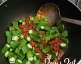 A picture of step 4 of Dahi Bhindi/Okra in Yogurt.