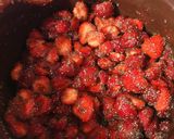 Chia magos eperlekvár recept fázis 1 fotója