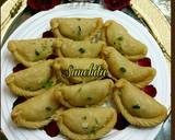 Gulabo gujhiyas /sweet Gujhiyas or chandrakala in gulkand flavour recipe step 17 photo