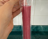 Foto del paso 2 de la receta: Bolis de leche de avena y fresas sin azúcar