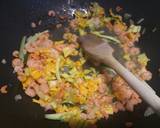 Linguine with prawns, courgette & pumpkin flowers recipe step 3 photo