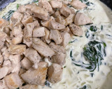 Foto del paso 8 de la receta: Pollo en crema con espinacas