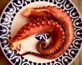 Foto del paso 1 de la receta: Pulpo gratinado con queso San Simón