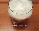 Foto langkah ke 4 dari resep Korean Strawberry Milk.