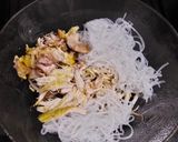 Foto langkah ke 6 dari resep Soto Kuah Kuning.