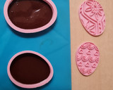 Foto del paso 2 de la receta: Figuras de chocolate huevos de Pascua sin azúcar 🥚(requiere congelador) con stevia natural