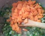 Foto del paso 2 de la receta: Sopa de zapallo y zanahoria