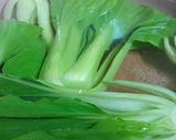 Hình bước làm 4 của món Bánh đa đỏ trộn tôm cua