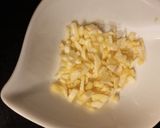 Une image de l'étape 3 de Mijoté de poulet aux pois chiches à l'oriental.