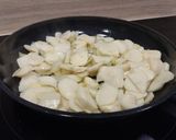 Foto del paso 1 de la receta: Tortilla de patatas, pimiento y calabacín