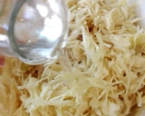 Foto del paso 1 de la receta: Gyros de pollo con repollo encurtido exprés servido en mesa