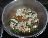 Foto del paso 2 de la receta: Garbanzos con sepia y gambas