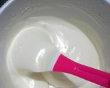Foto langkah ke 3 dari resep Rainbow cake 2 telur.