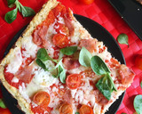 Foto del paso 4 de la receta: Pizza de jamón y rulo de cabra con base de coliflor