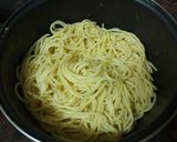 Foto del paso 3 de la receta: Pasta con salteado de salchichas y bacon