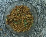 A picture of step 3 of Chana dal parantha.