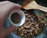 A picture of step 4 of Dry beef chilli.
