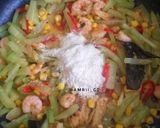 Foto langkah ke 2 dari resep Tumis Labu Siam Udang.