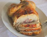 Foto del paso 4 de la receta: Pollo deshuesado relleno al horno