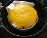 A picture of step 4 of Glaze Mango Cake.