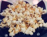 صورة لخطوة 1 من وصفة بوب كورن مكرمل 🍯