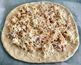 Foto del paso 4 de la receta: Pizza de pollo carbonara